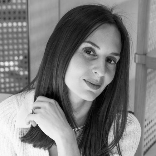 Dana_Headshot_1x1